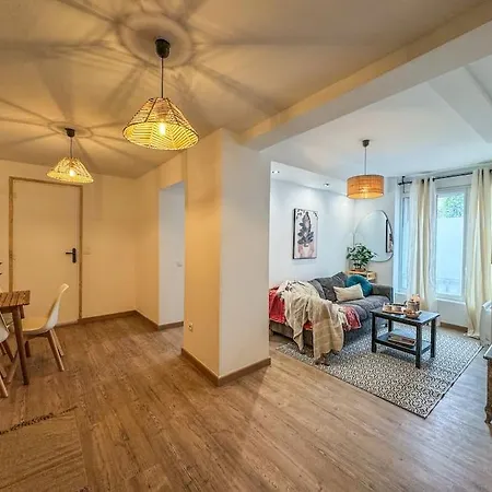 Elegance Au Coeur De *