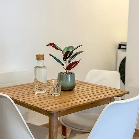 Elegance Au Coeur De *